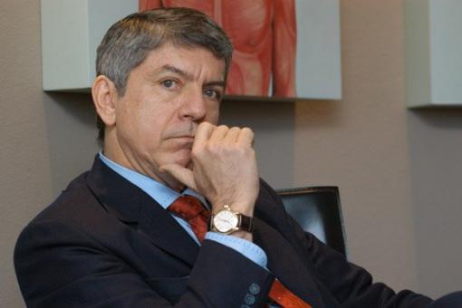 «Procurador, no sea cómplice de Uribe»: César Gaviria
