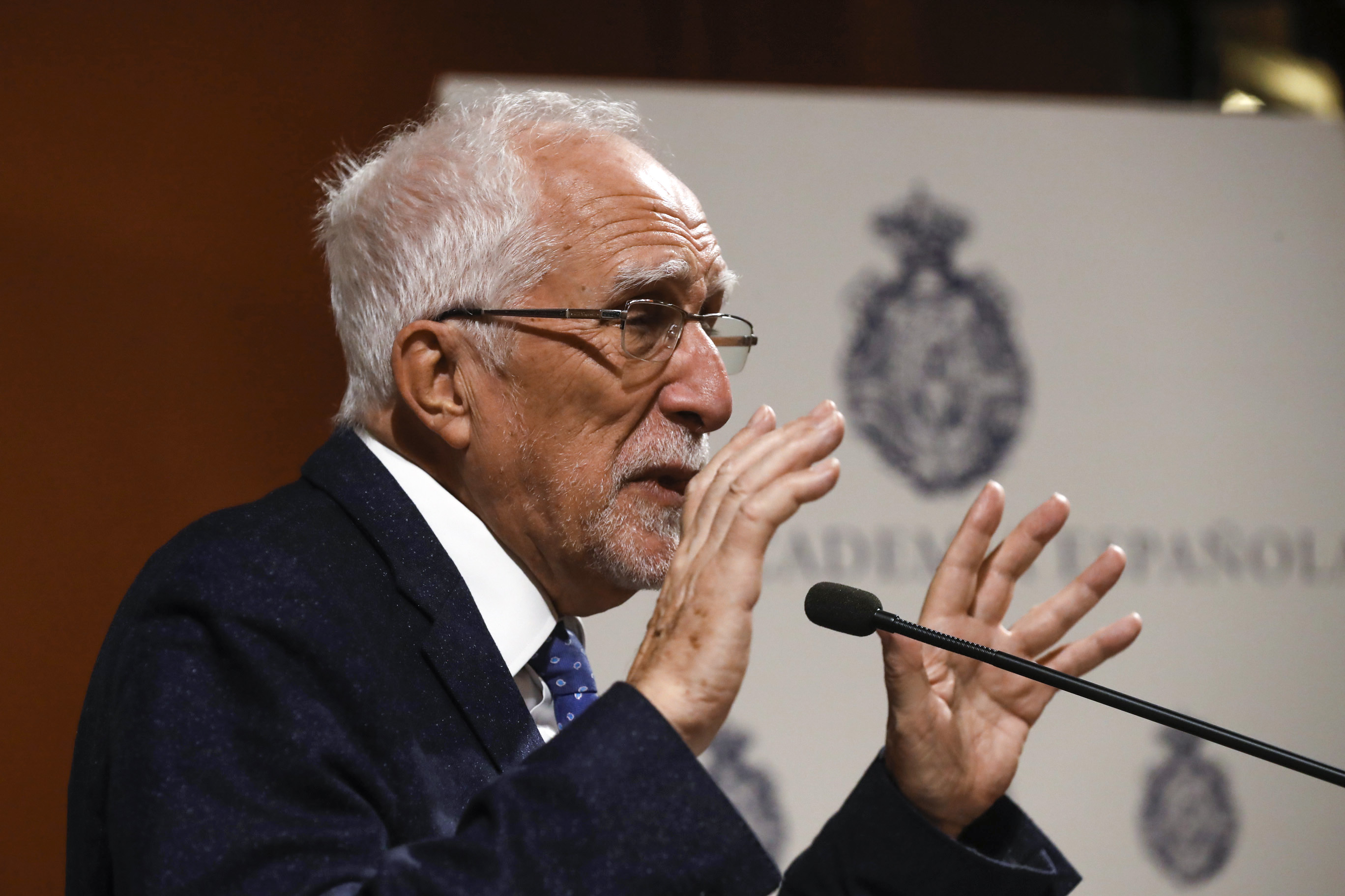 Luis Mateo Díez, el narrador “irrealista”