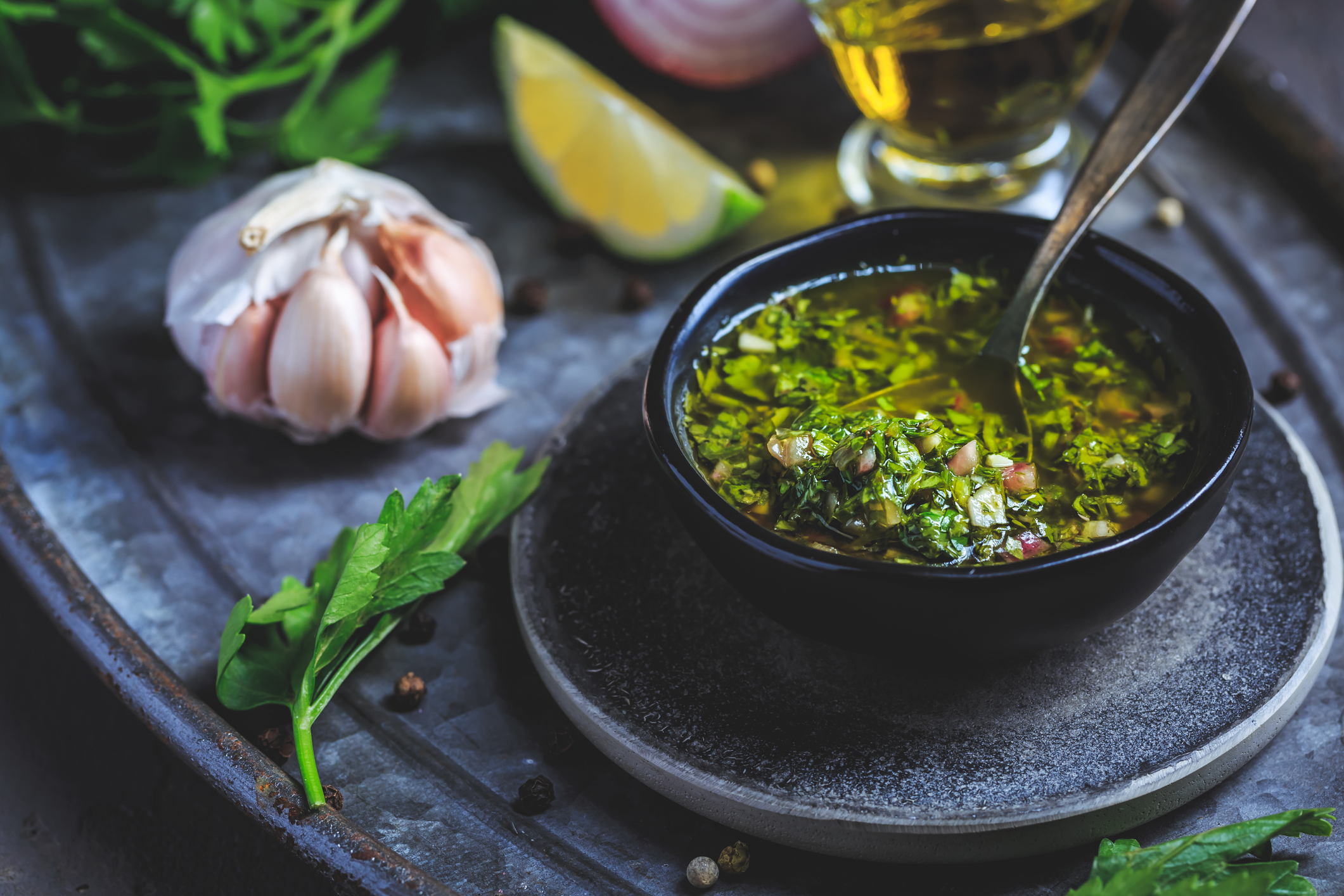 Chimichurri para el asado del 25 de diciembre: así se prepara esta receta
