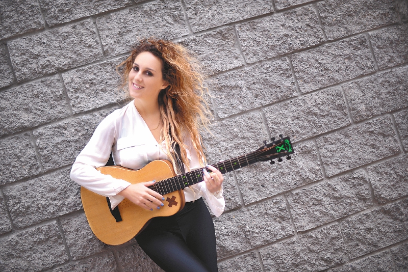 Este año, Andrea Martí  y su hermana, Vanesa, lanzaron su tercer disco, “Bonita la vida al acústico”. / Mauricio Alvarado