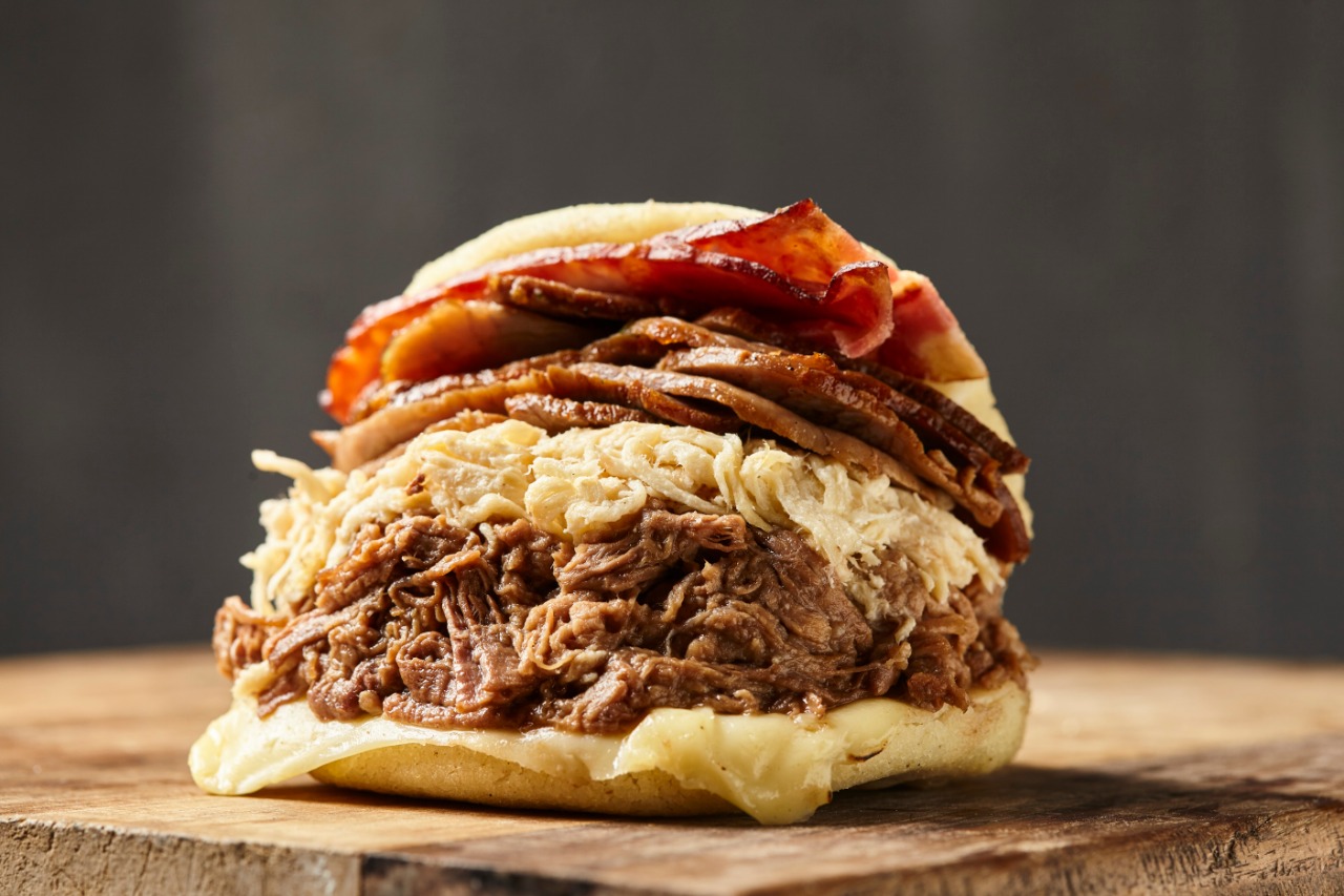 Receta: cómo se preparan las arepas rellenas con todo