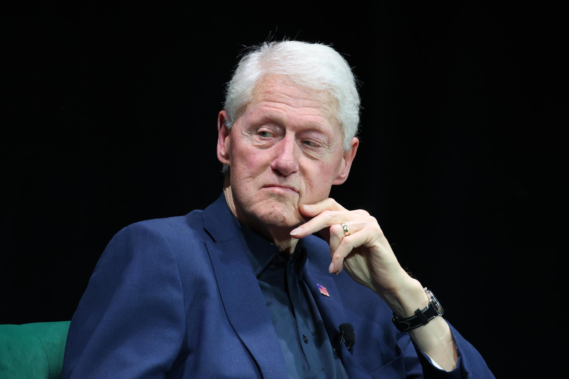 Bill Clinton insiste ante el Congreso que desconocía los crímenes de Epstein