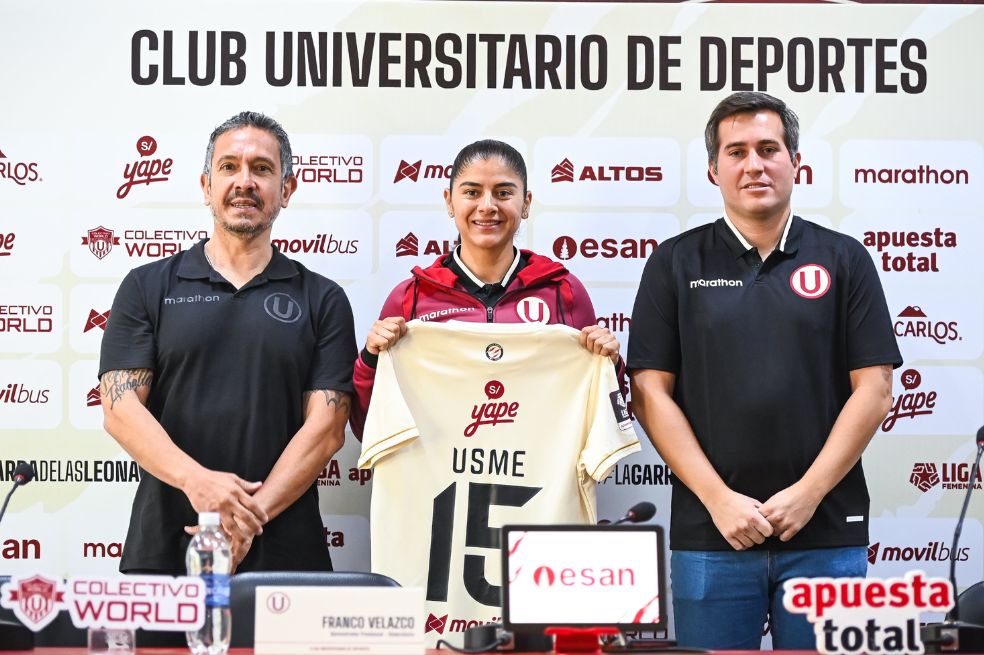 La futbolista colombiana Catalina Usme durante su presentación como nueva jugadora del Universitario de Perú.