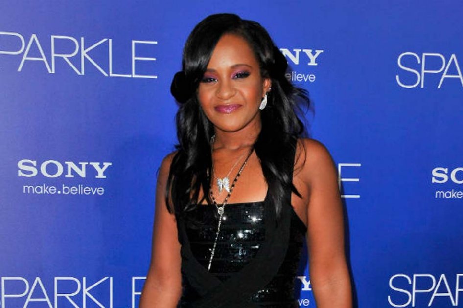 Tía de Bobbi Kristina Brown niega que su sobrina vaya a ser llevada a casa para morir
