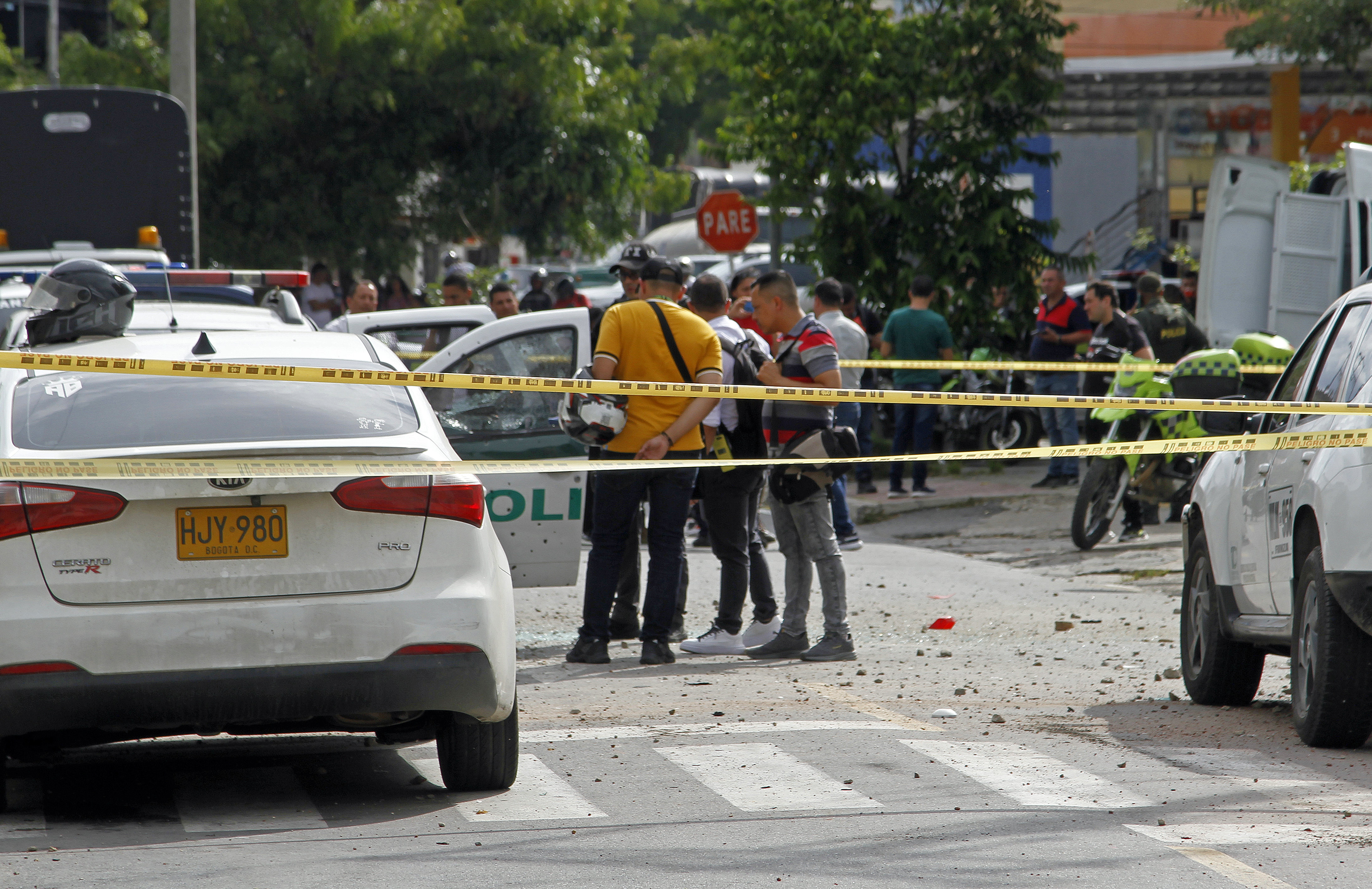 Cinco capturados y seis policías heridos deja un día turbulento en Bucaramanga