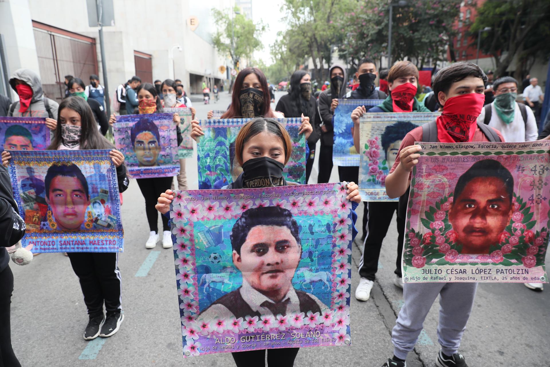 Las respuestas faltantes a las familias de las víctimas de Ayotzinapa, en México