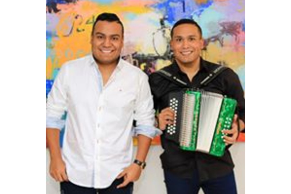 “Metida en mi mente”, lo nuevo de Los Hermanos Mindiola