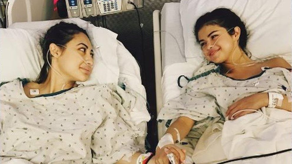 Amiga que donó su riñón a Selena Gómez habló tras no ser invitada a su boda