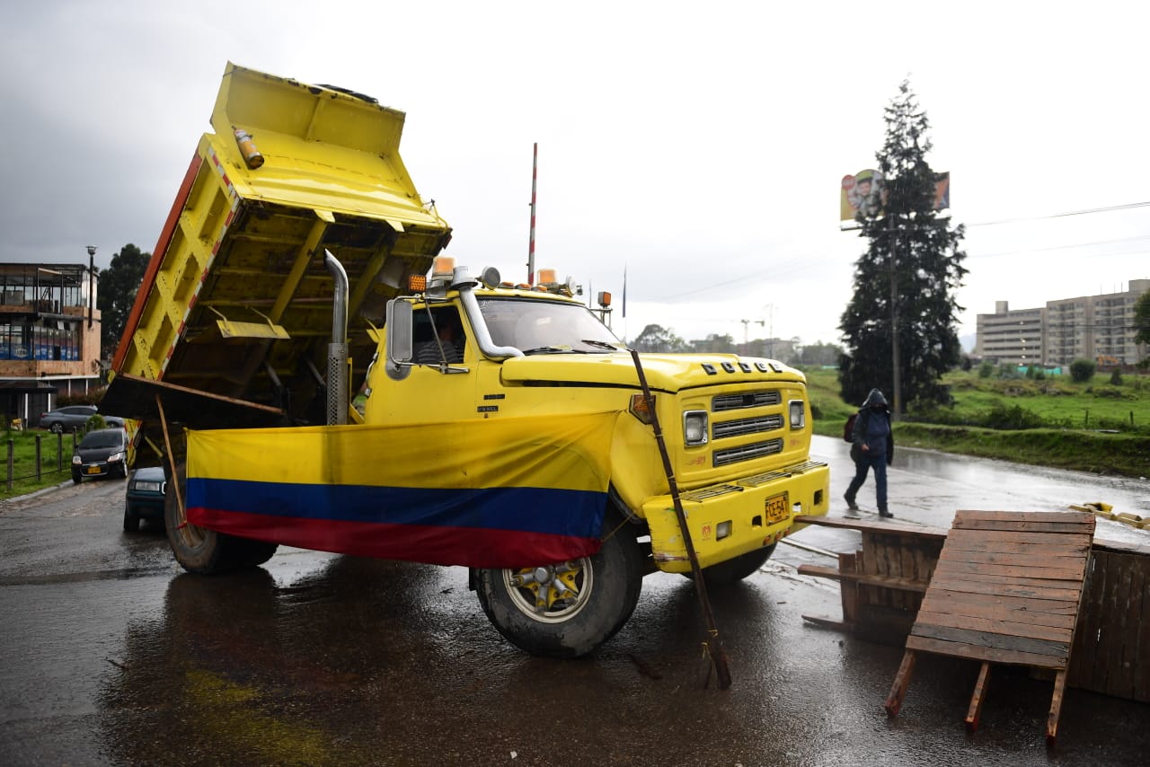 Puntualmente en Cundinamarca, este 5 de mayo, con corte a las cinco de la tarde, se registra afectaciones en 36 vías de los principales municipios del departamento.