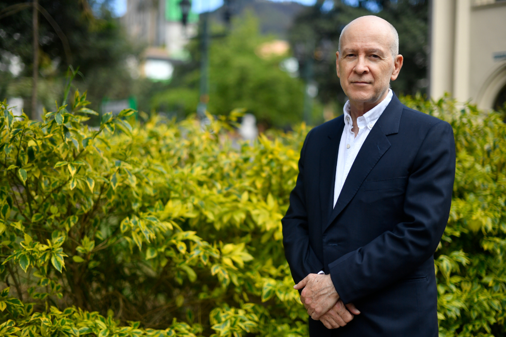 “El vestido con el que Petro se identifica es el de un mesías excepcional”: De Roux