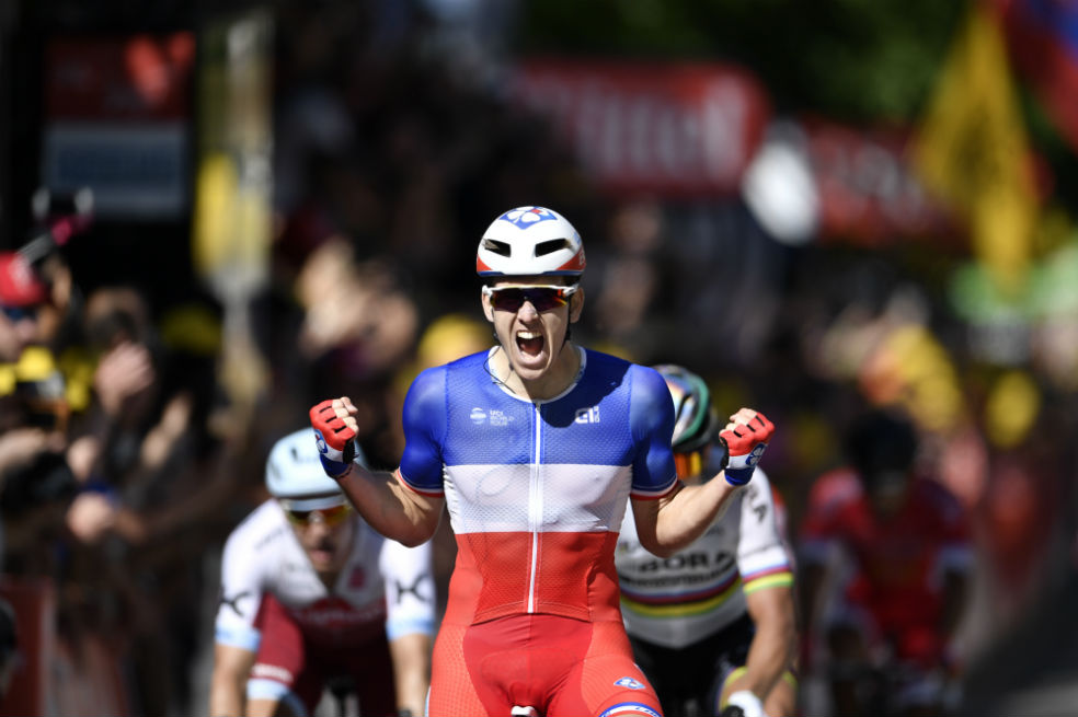 Arnaud deMare gana en una accidentada llegada en Vittel