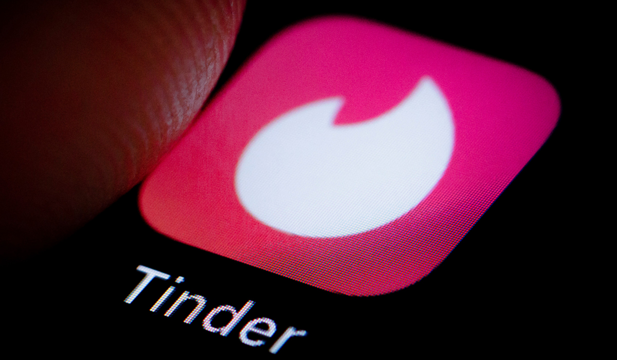 Tinder se reinventa con IA: el plan para acabar con el agotamiento de las apps de citas