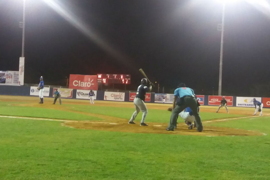 Leones de Montería vencieron a Caimanes y tomaron ventaja en la serie.