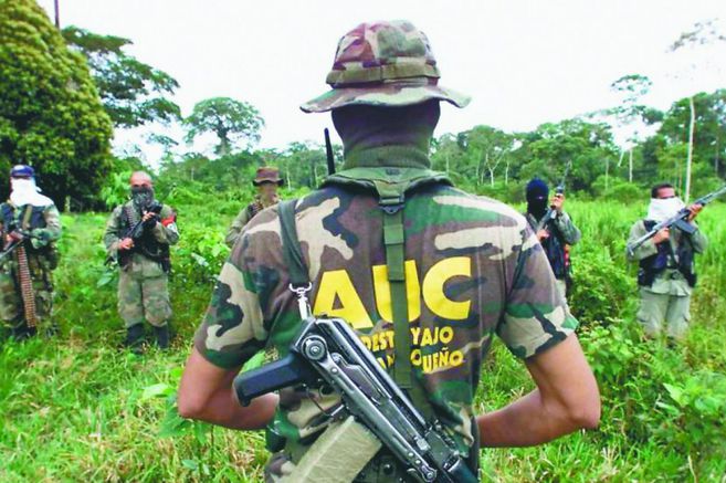 Justicia y Paz: Ocho claves de la reforma a la ley que rige a exparamilitares de AUC