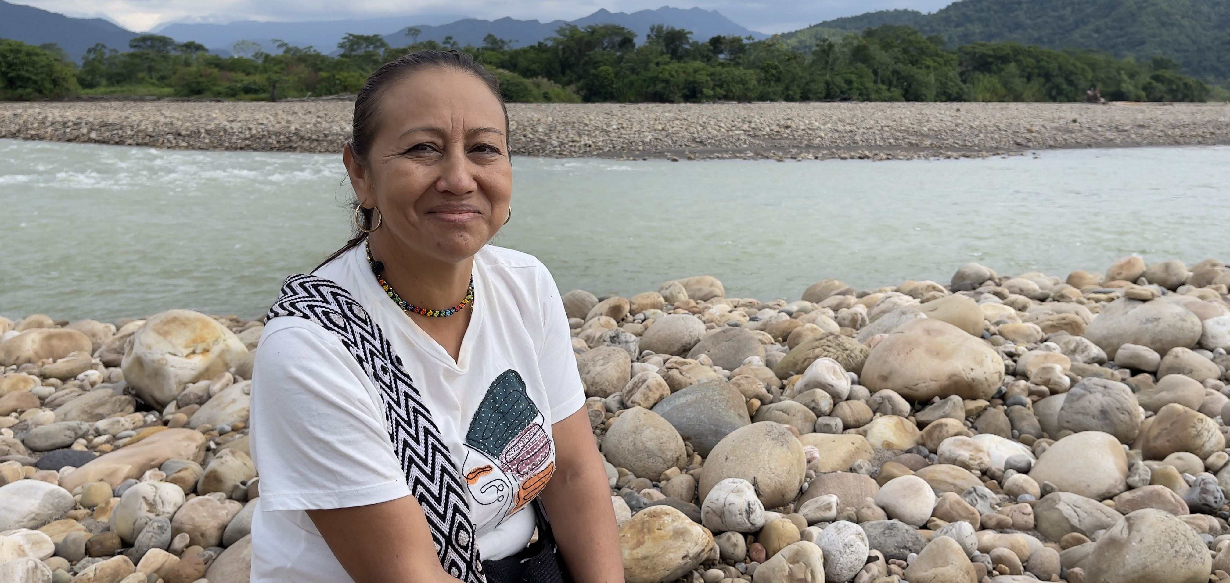 Daris María Cristancho, líderesa u’wa de sangre mestiza, de 53 años, con cinco hijos y seis nietos, maestra y activista.
