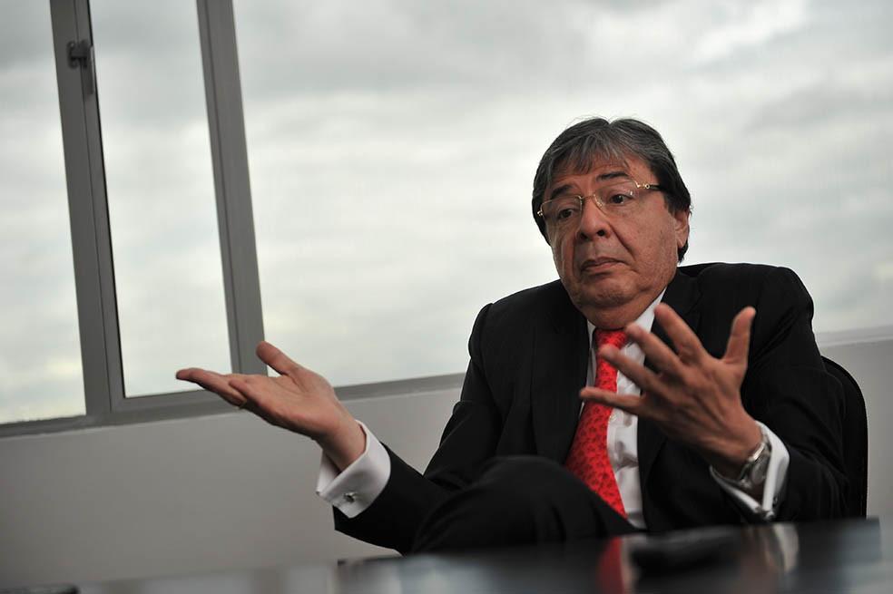 “El gobierno y las Farc no son constituyentes, no pueden serlo”: Holmes Trujillo