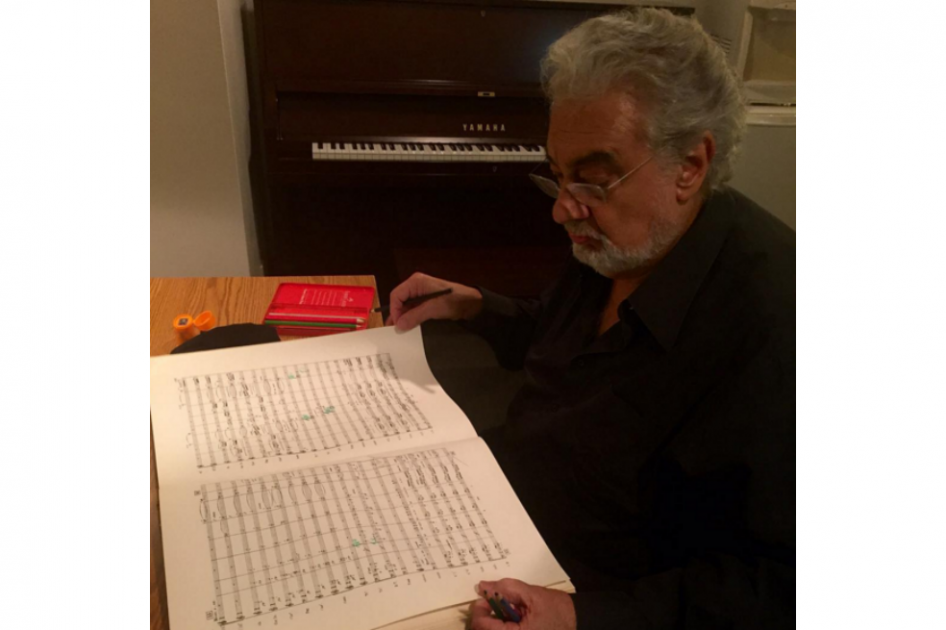 Plácido Domingo continúa hospitalizado y a la espera de su intervención