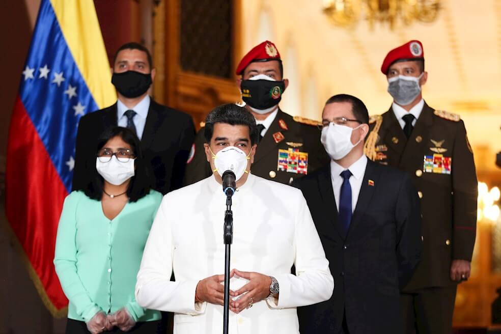 Venezuela dice que Duque rechazó las dos máquinas de COVID-19 que ofreció Maduro