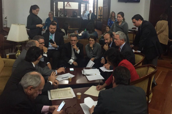 Pacto por la Paz y uribismo logran acuerdo y aprueban ley de zonas de ubicación de Farc