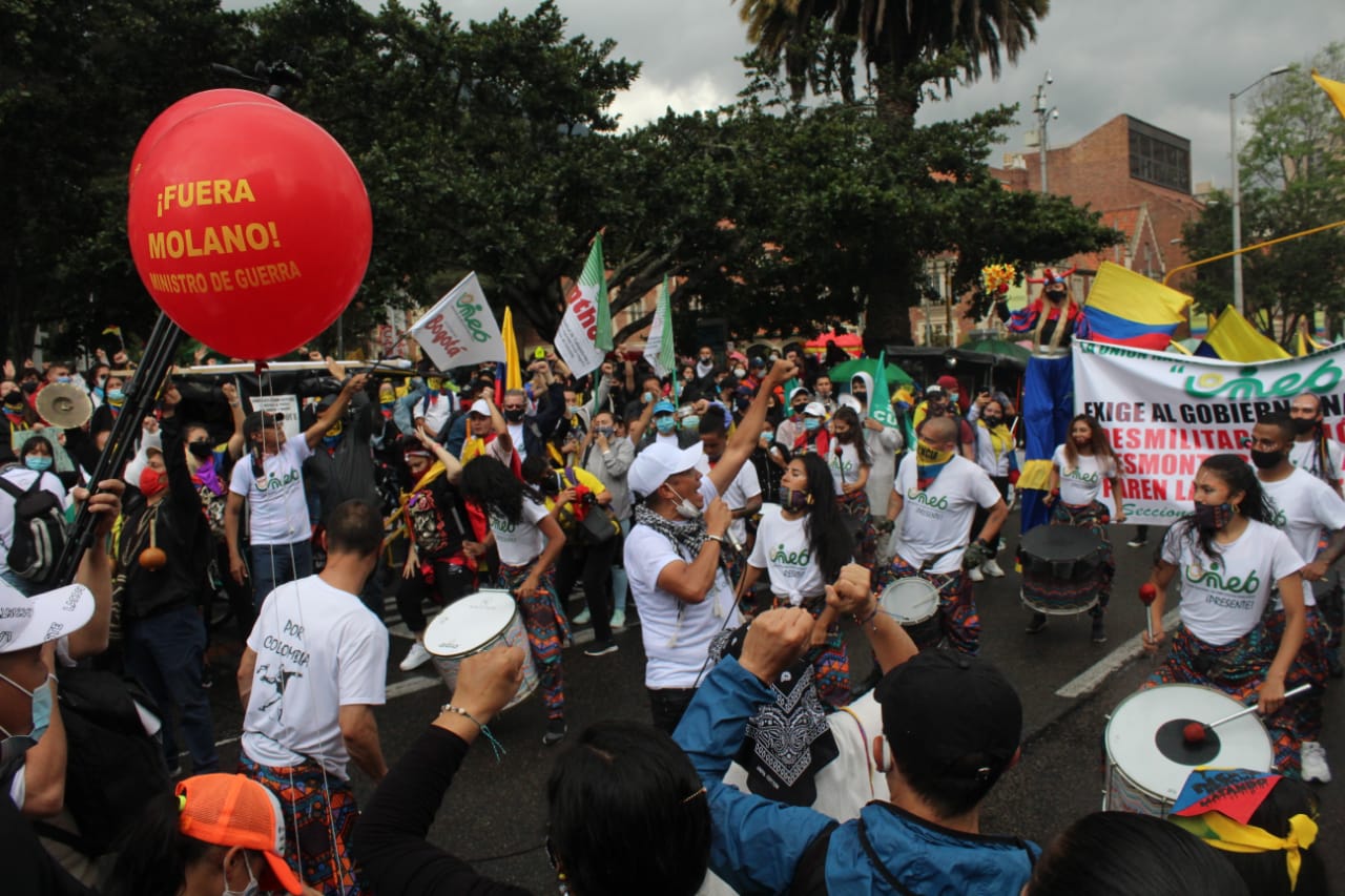 Hasta el momento las manifestaciones continúan en otras ciudades del país como Cali y Popayán.