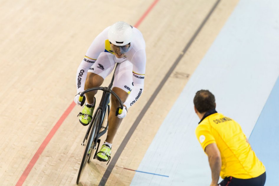 Fernando Gaviria pedalista colombiano campeón de la prueba del ómnium. Foto: AFP