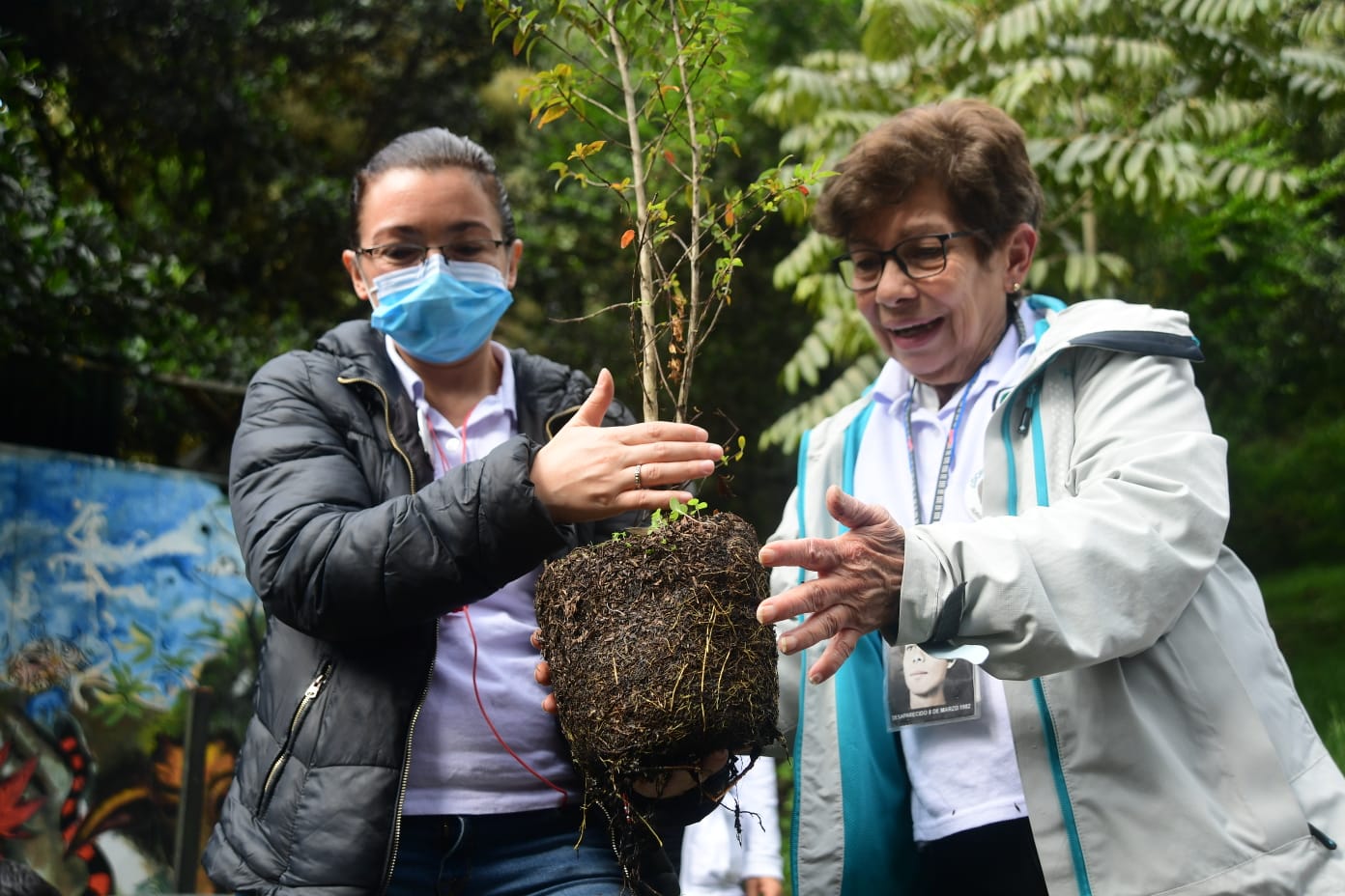 El jardín por la memoria de los 13 desaparecidos del Colectivo 82
