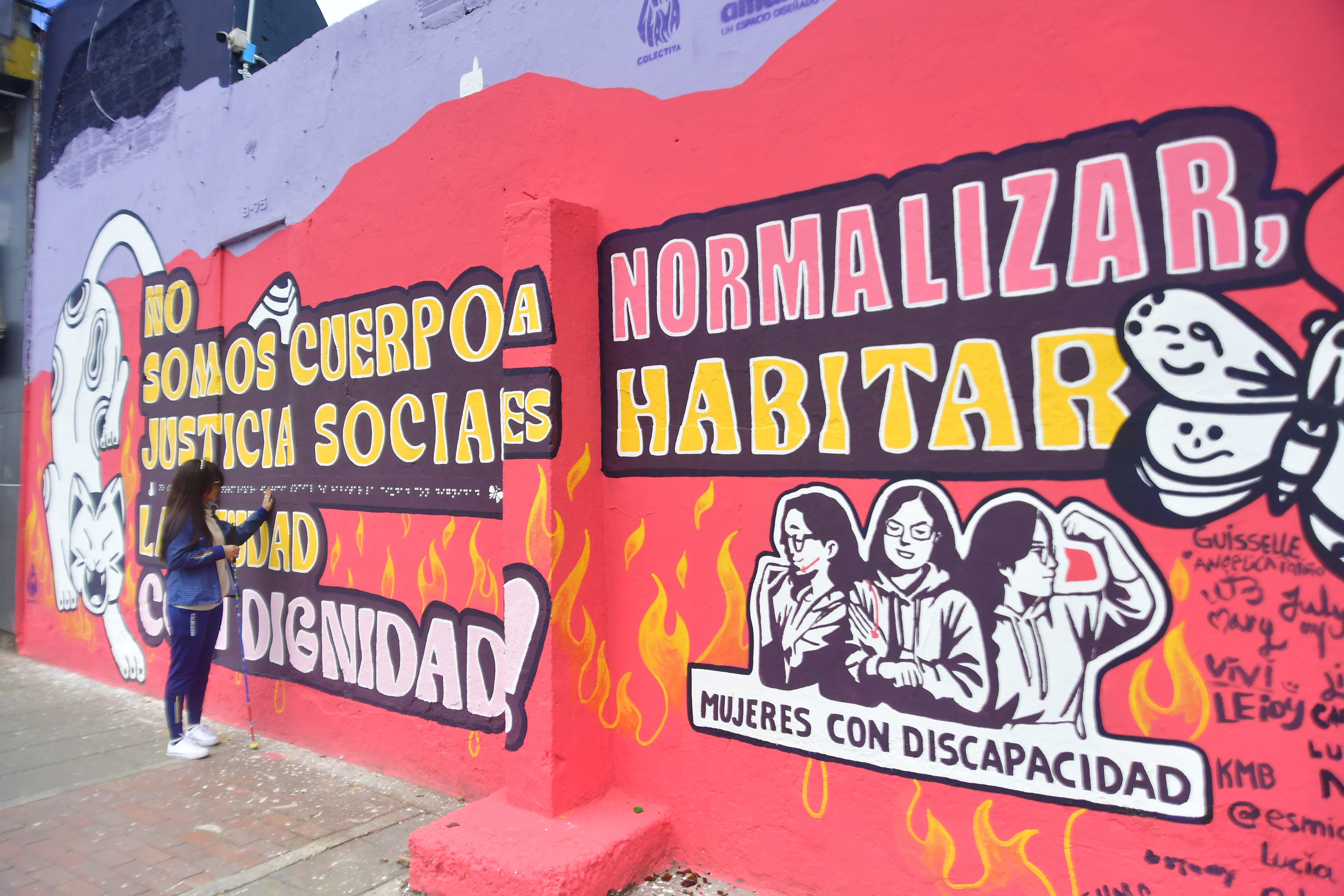 El mural inclusivo y multisensorial hecho en Bogotá por mujeres con discapacidad
