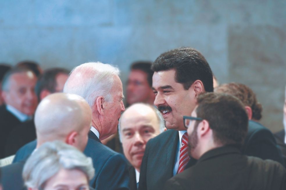 El presidente estadounidense, Joe Biden, fue ampliamente criticado por acercarse a su homólogo venezolano, Nicolás Maduro, en medio de la crisis ucraniana.