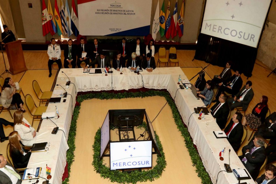 Cumbre de Mercosur sin Maduro y con Macri debate los derechos humanos