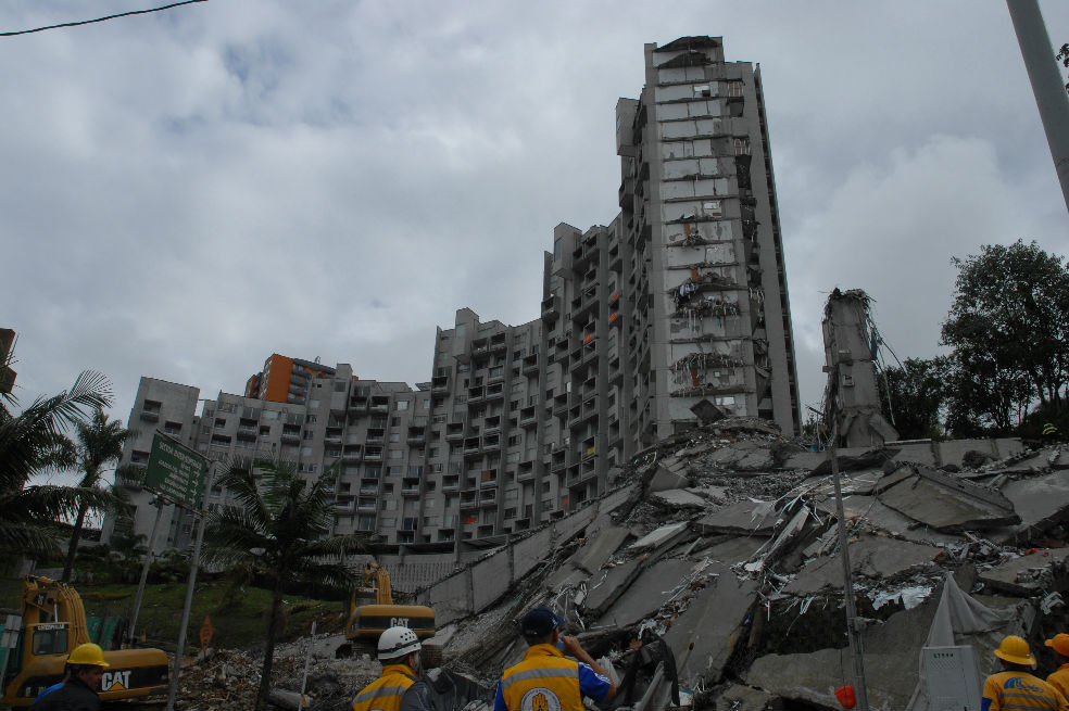 Otras construcciones colombianas que se han desplomado