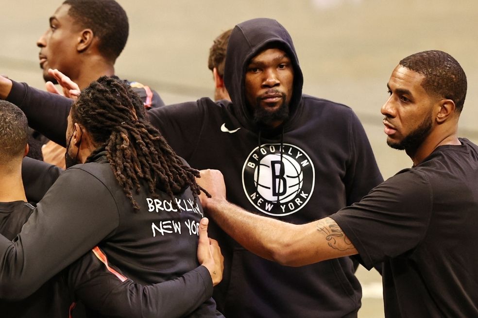 Estrella de la NBA anunció su retiro inmediato, tras sufrir problema en el corazón