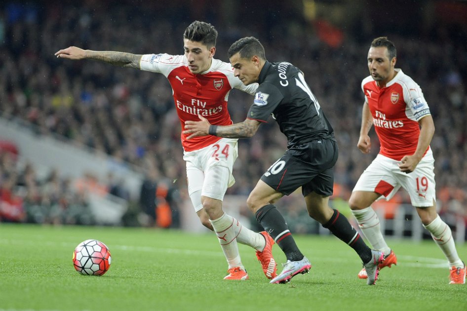 Arsenal y Liverpool empatan a cero y se alejan del liderato