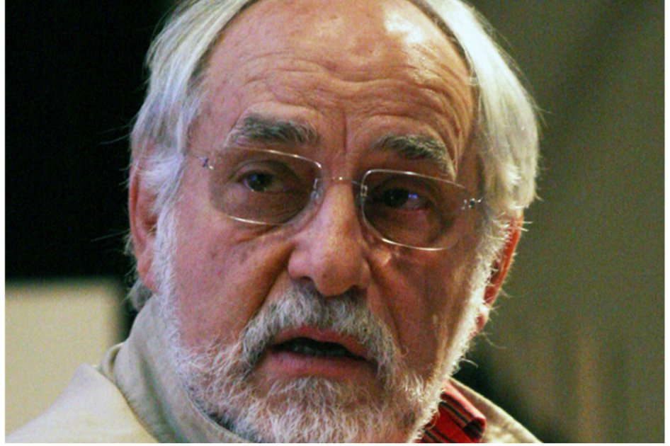 Arturo Ripstein y Rosen es un director de cine mexicano de origen judío, naturalizado español desde junio del 2003.