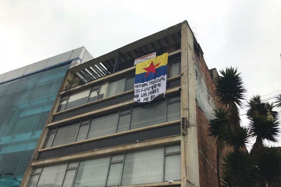 A la cárcel implicado en bomba panfletaria en la Dian
