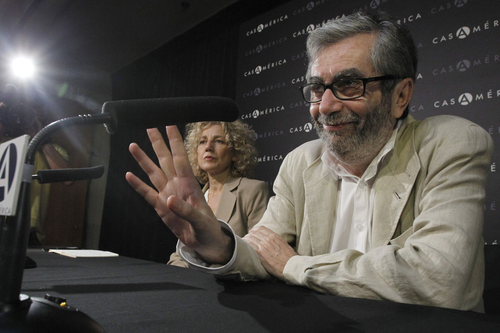 El escritor Antonio Muñoz Molina durante la rueda de prensa que ofreció en la Casa de América de Madrid, después de conocer que ganó el Premio Príncipe de Asturias de las Letras. / EFE