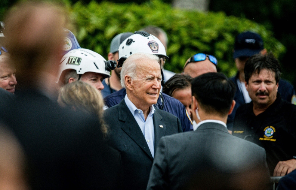 Derrumbe edificio en Miami visita Biden