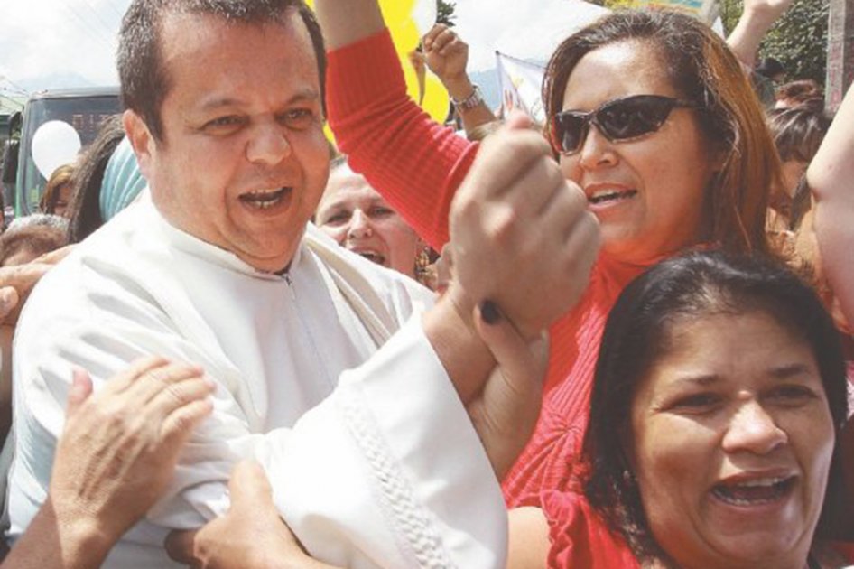 Óscar Ortiz: el sacerdote paramilitar de Medellín
