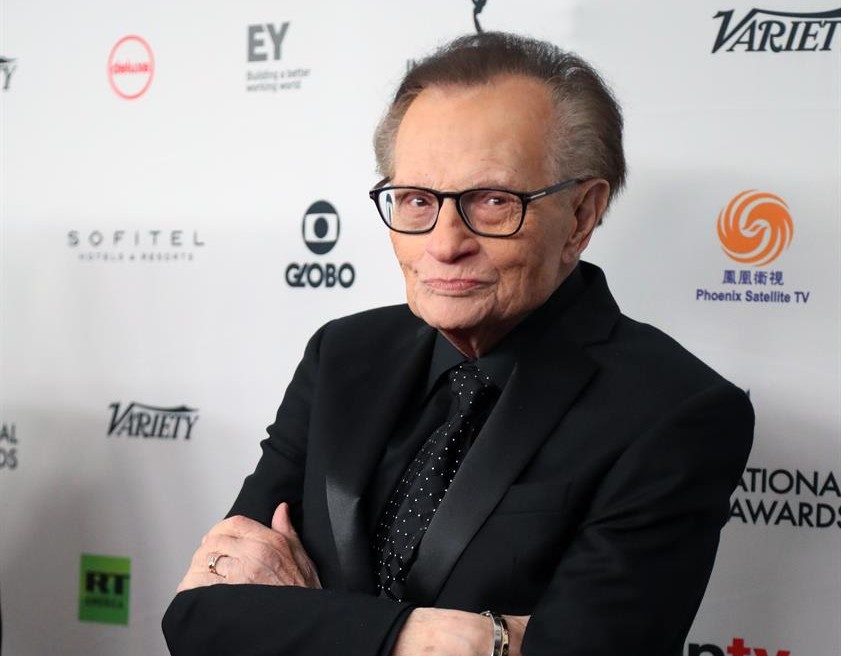 Por coronavirus muere Larry King, icónico presentador de Estados Unidos