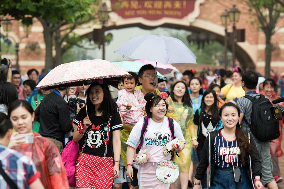 Disney sorprendido con alta demanda de patas de pavo en su parque en China
