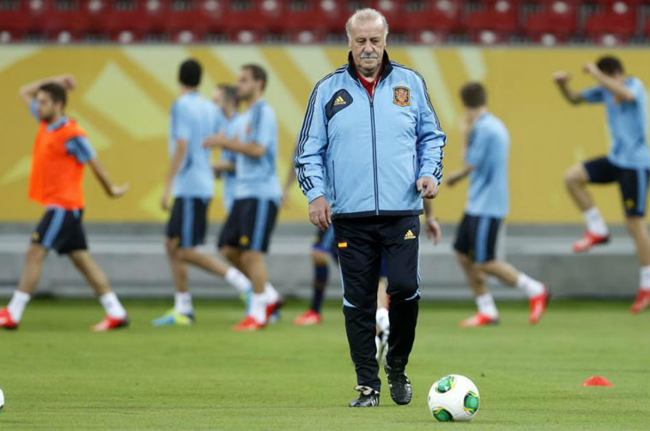 Vicente del Bosque medita alinear un equipo totalmente nuevo ante Tahití