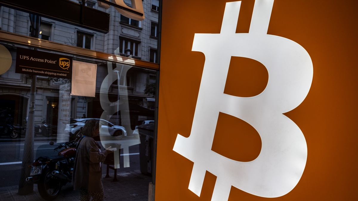 Bitcoin alcanza un nuevo récord: ¿Por qué hay optimismo por la  criptomoneda? – El Financiero
