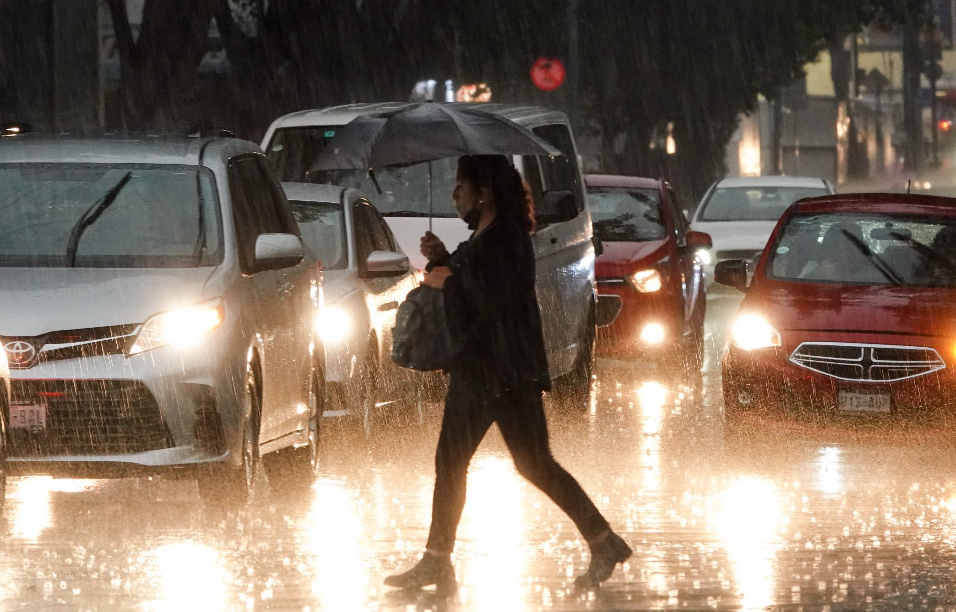 El clima amenaza con lluvia, granizo y caos vial