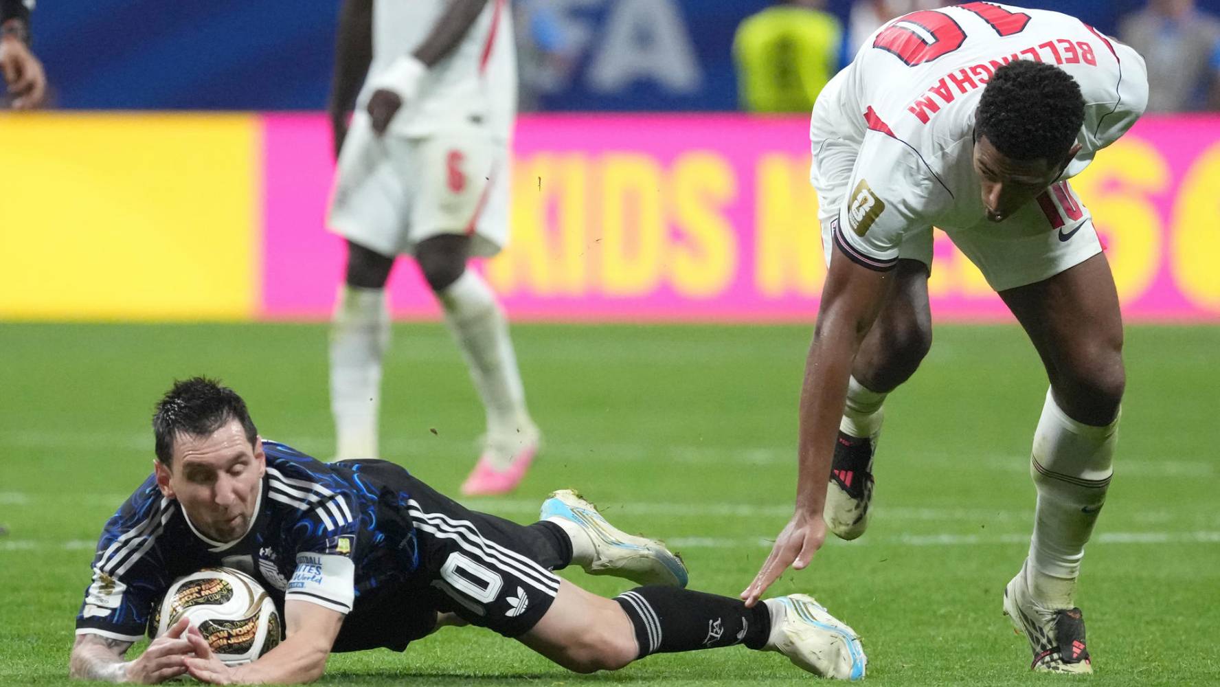 Nadie nos regala nada': Messi manda mensaje a críticos de la selección de  Argentina en el Mundial – El Financiero