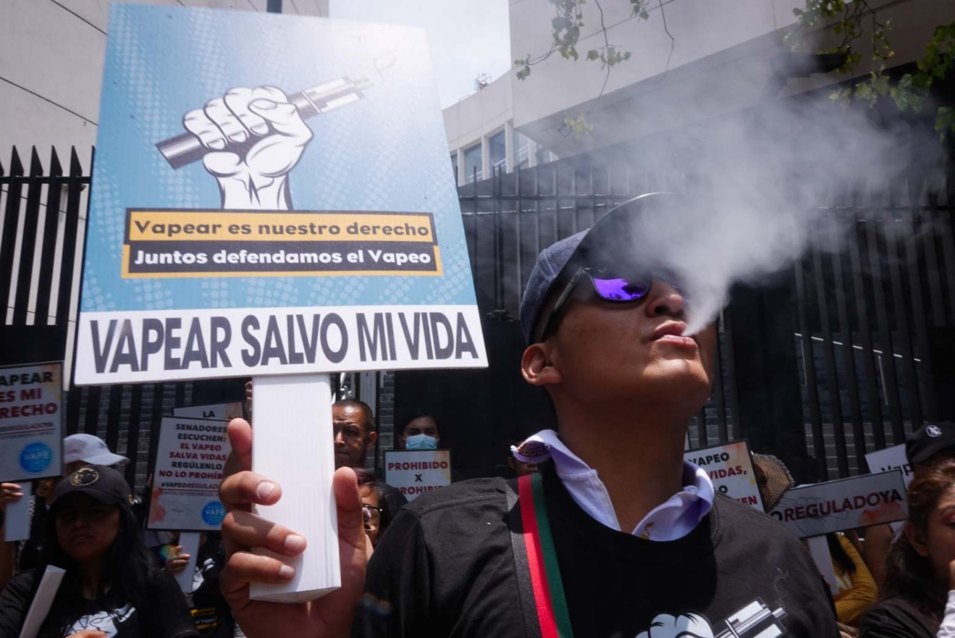 Prohibicin del vapeo fortalecer la 'cartelizacin' de este negocio  El  Financiero