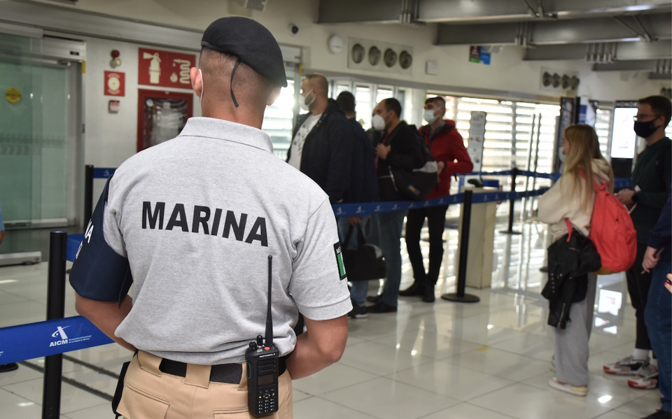 Marina 'toma control' del cielo: ¿Qué aeropuertos administrará la Semar? –  El Financiero