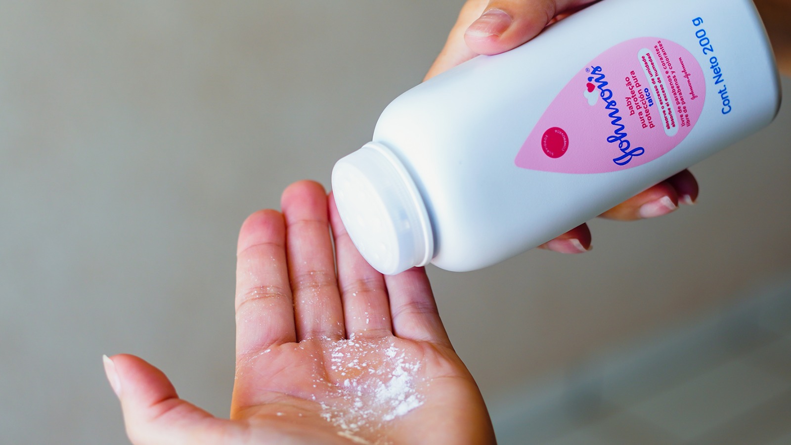 Johnson & Johnson, acusado de vender talco de bebé 'cancerígeno'; deberá  pagar 75 mdd tras demanda – El Financiero