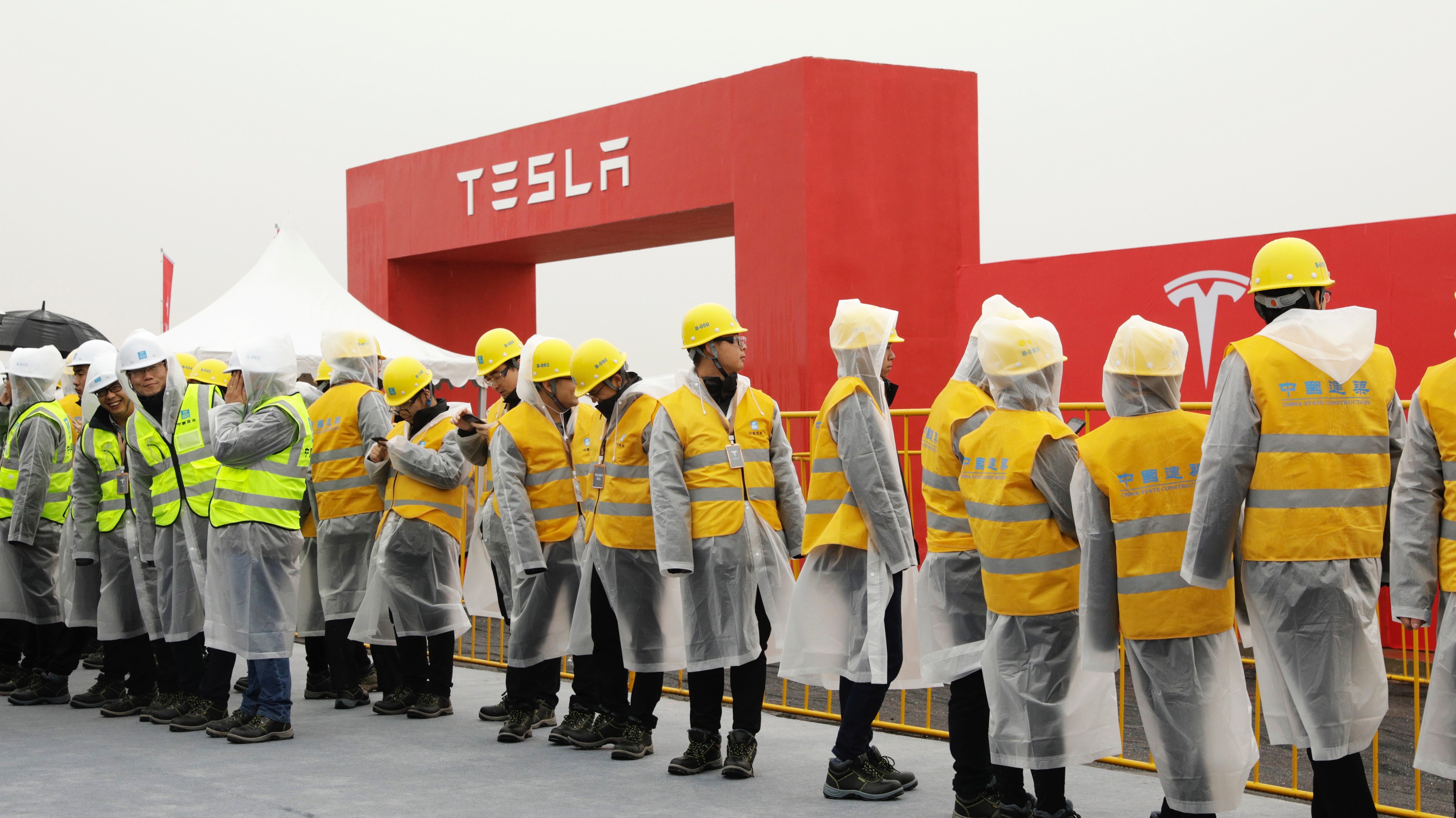 Tesla despedirá a más de mil empleados en California – El Financiero