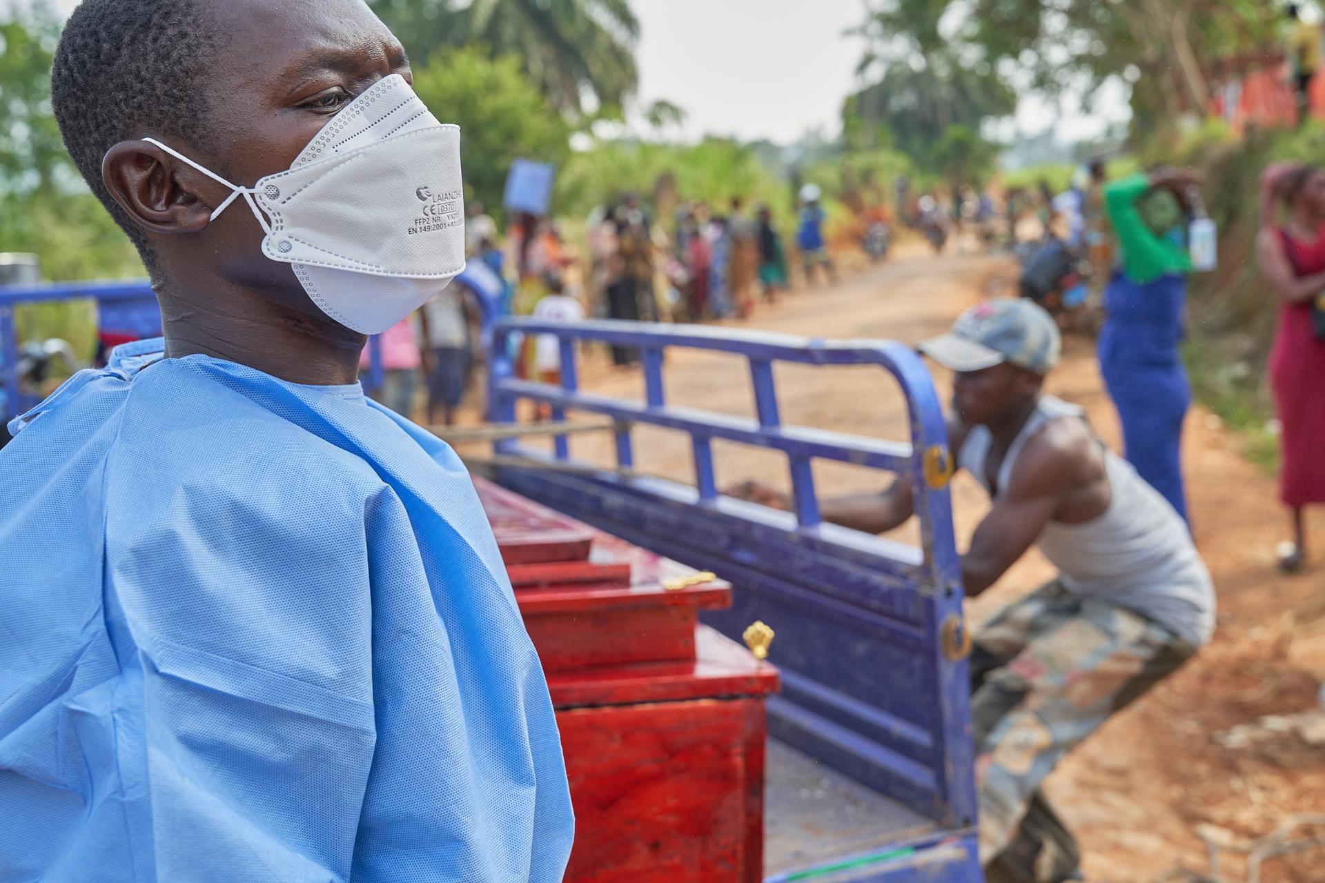 Vacuna contra el ébola? Comienzan ensayos en el Congo mientras brote supera las 500 muertes – El Financiero