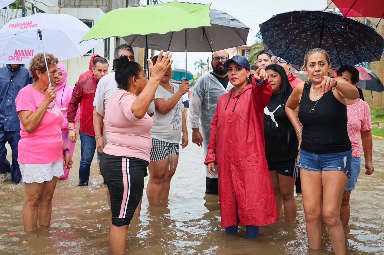 Evelyn Salgado supervisa el rescate de personas de la zona de inundación en  Acapulco – El Financiero