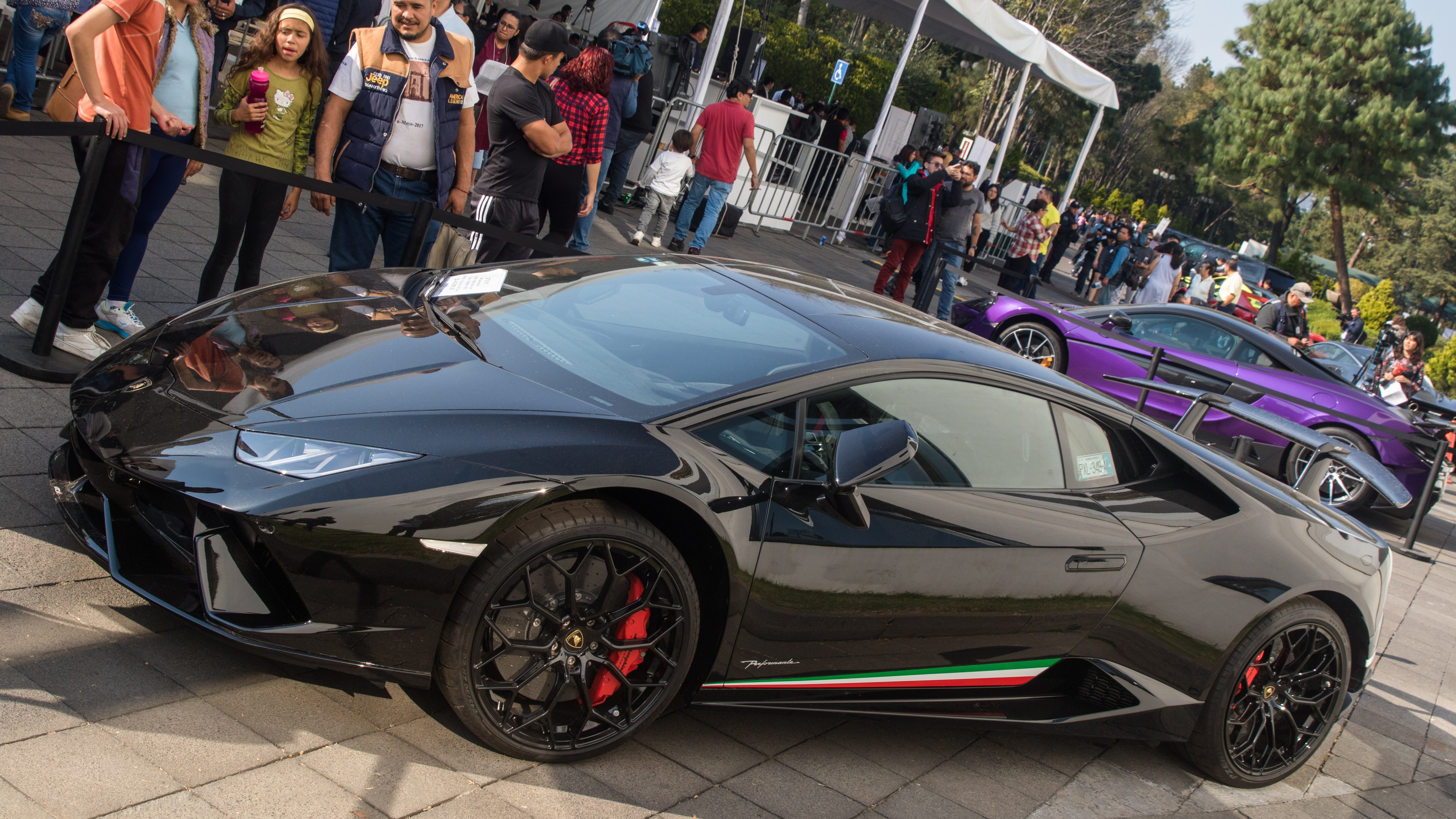 Dos Lamborghini en más de 5 mdp, las estrellas de la 'mega subasta' del  Gobierno de AMLO – El Financiero